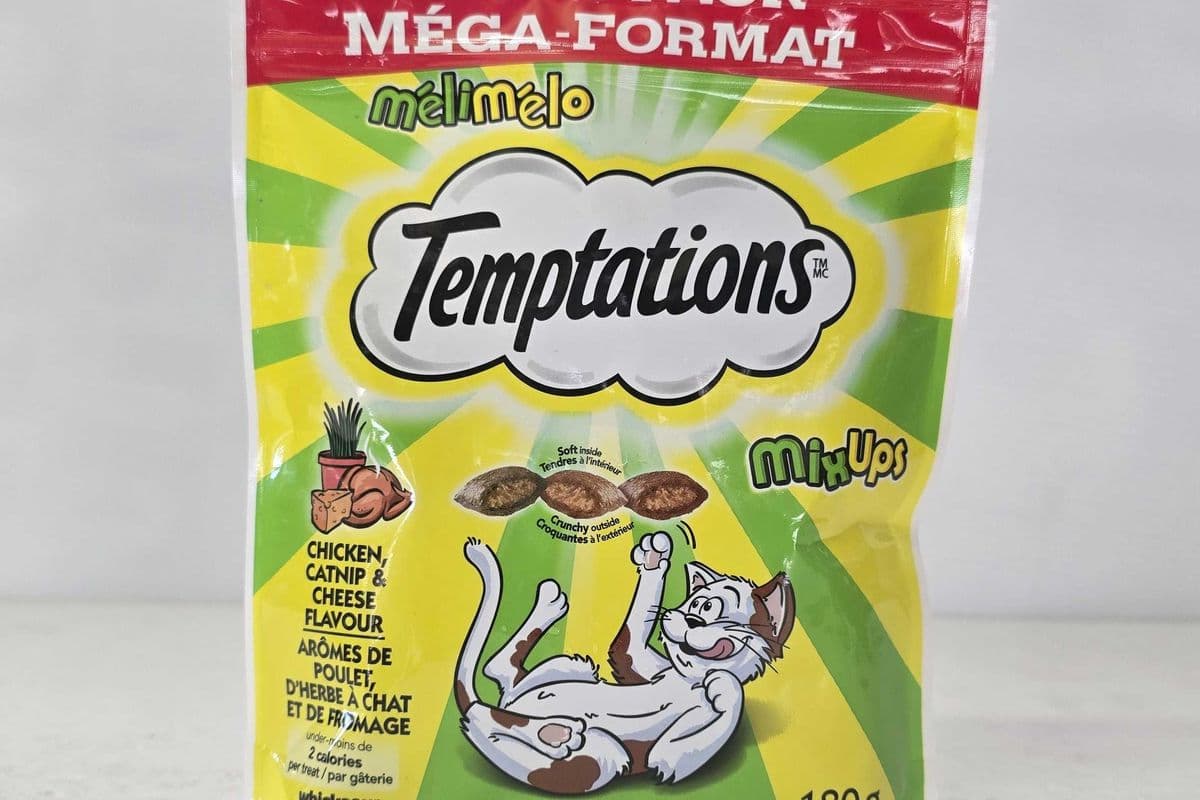 Temptations chicken, catnip and cheese flavour (180g)