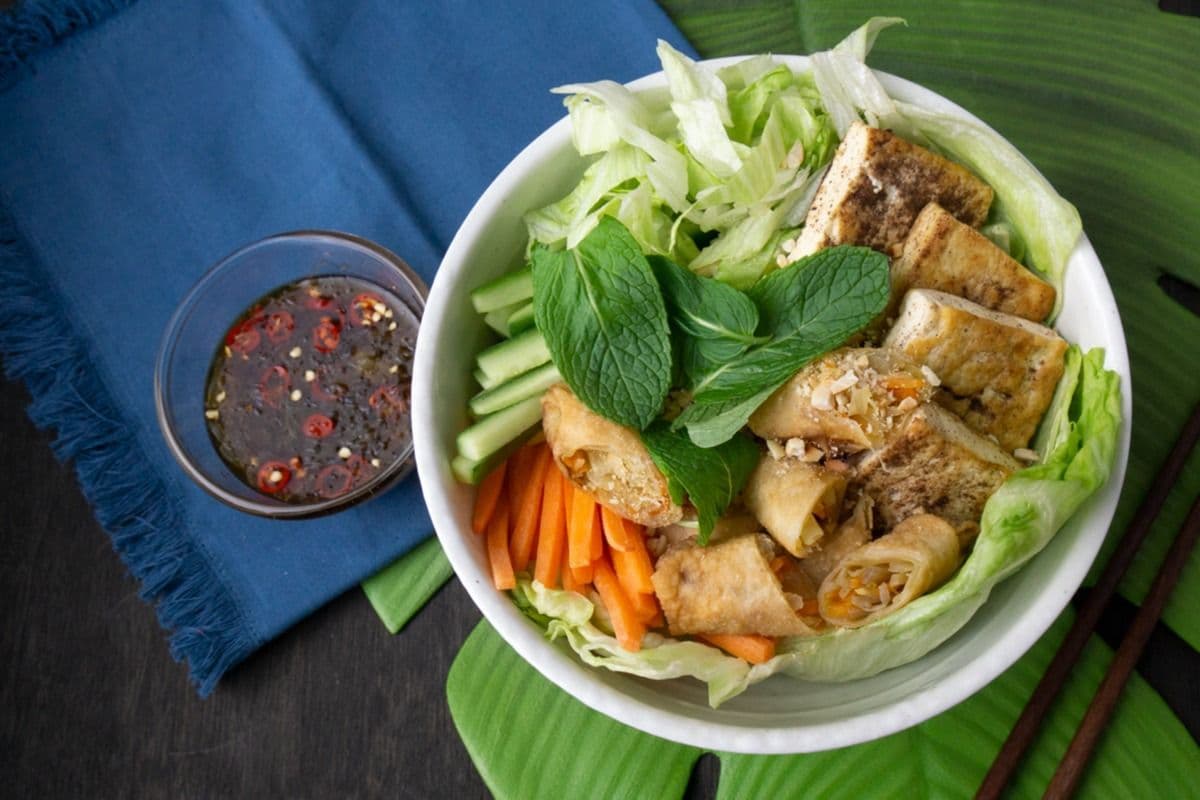 VG1. Deep-Fried Tofu and Spring Rolls with Vermicelli - Bún Chả Giò Tàu Hủ