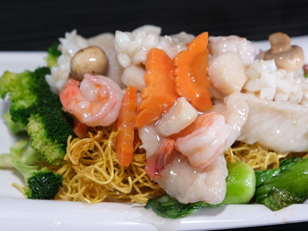 Seafood Cantonese Chow Mein (Crispy / soft)(海鲜广东炒面)