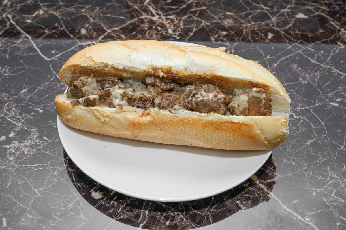 Kebda sandwich (Chicken Liver)