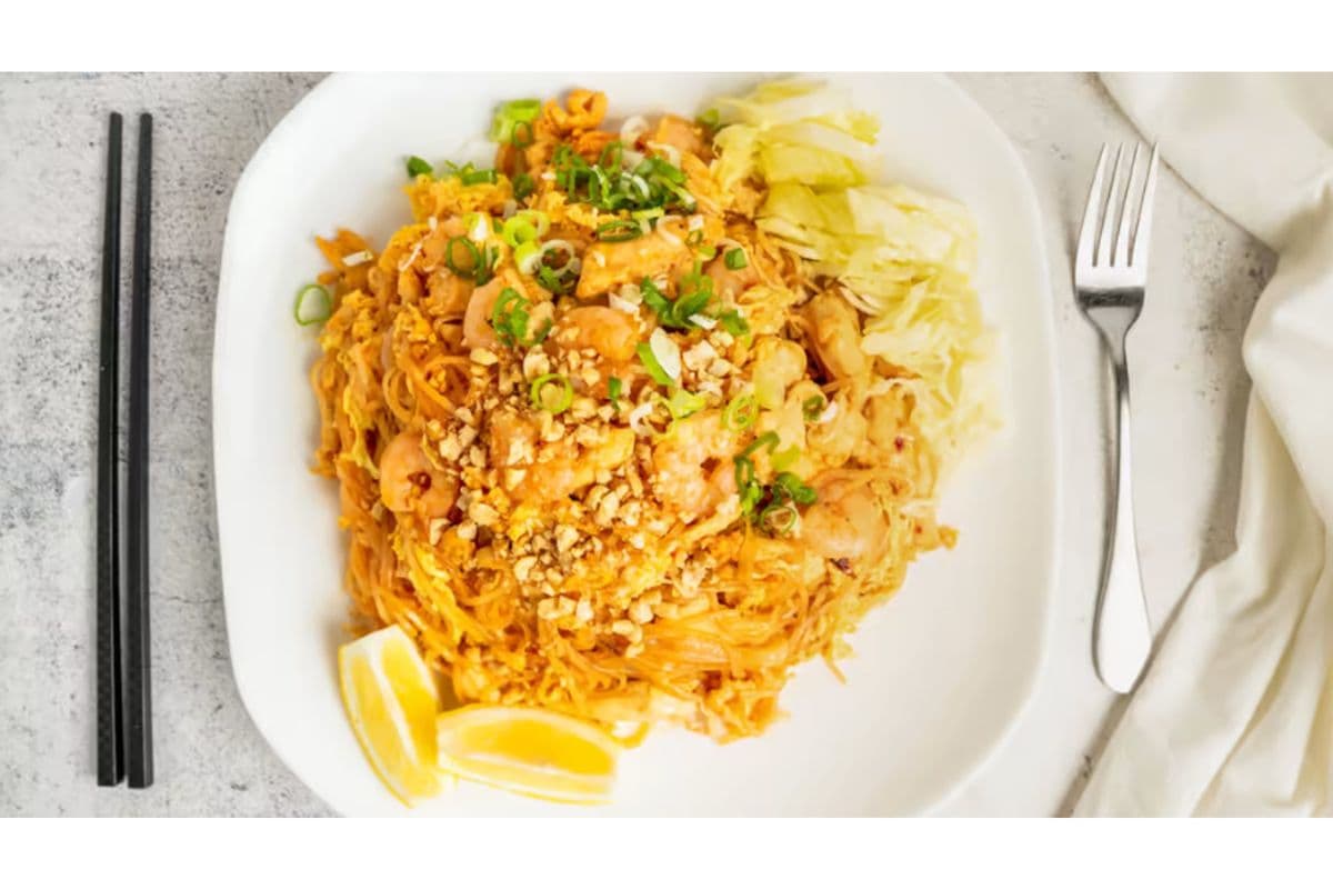 115. Pad Thai (chicken and shrimp)