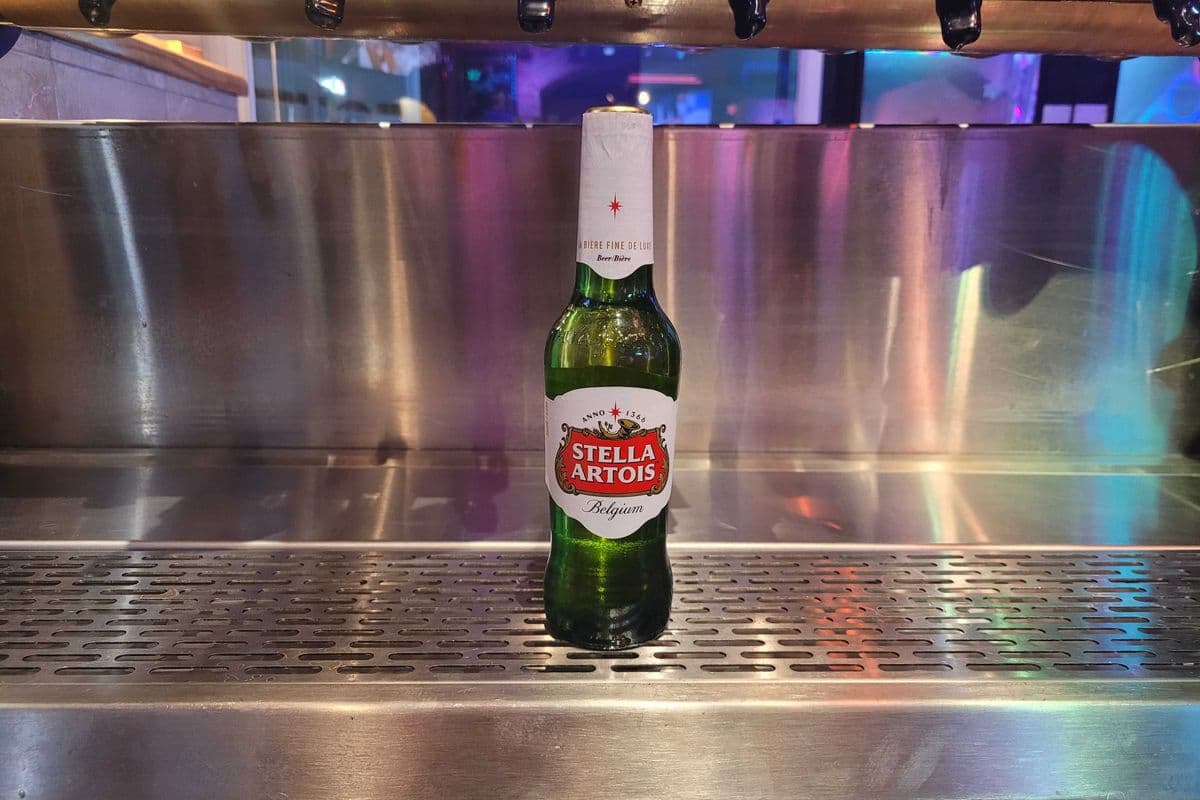 Stella Artois (330 ml) (1 x 330 ml)