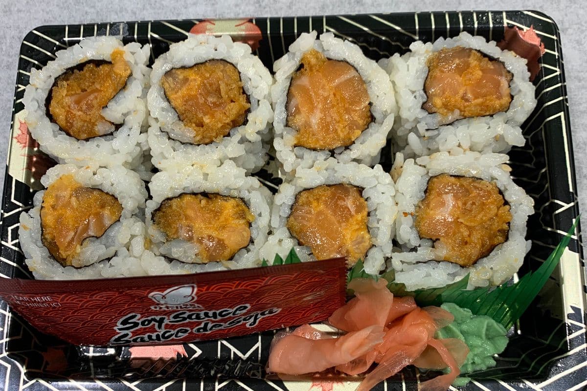 Spicy Salmon Roll (8 pcs)