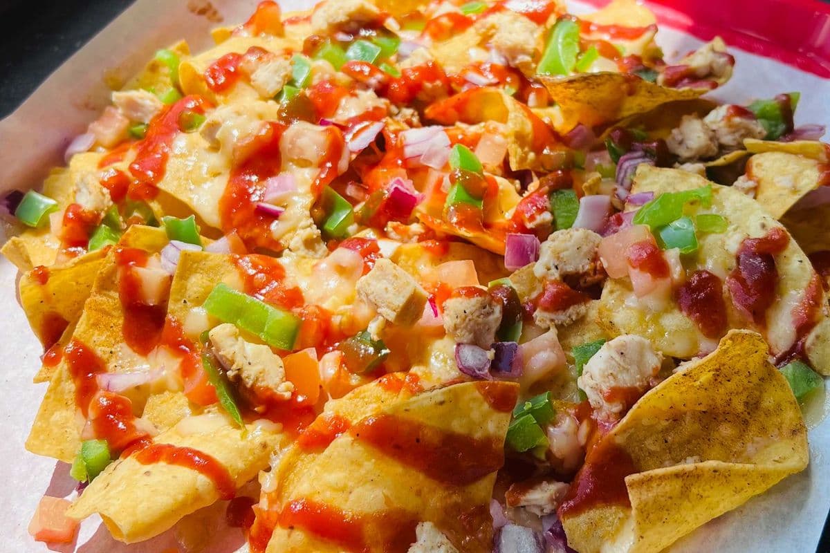 Supreme CHICKEN-BACON Nachos