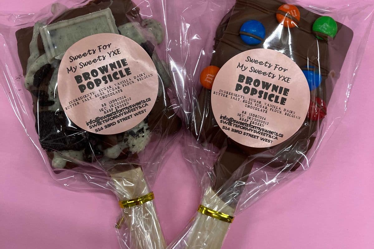 Sweets For My Sweets: Brownie popsicle: Cookies & Cream