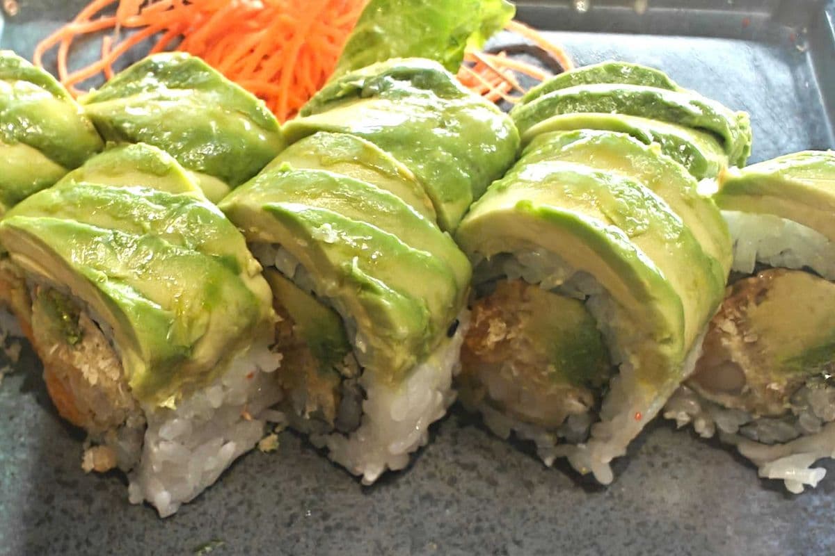 Green Dragon Roll (8 pcs)