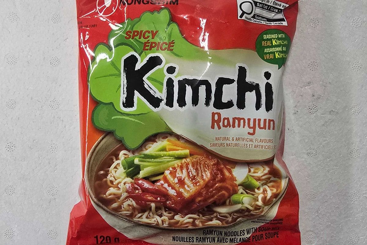 Nongshim Spicy Kimchi Ramyun (120g)