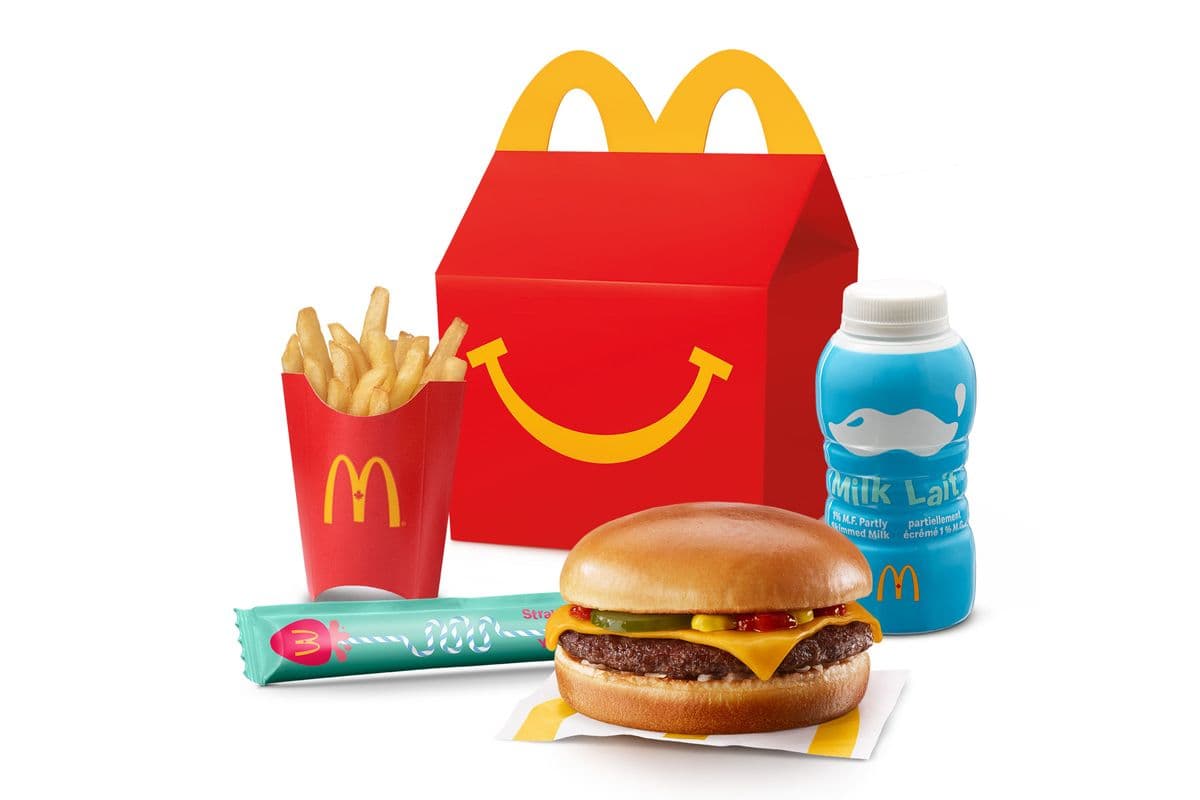 Happy Meal Cheeseburger with Mini Fries [440-550 Cals]