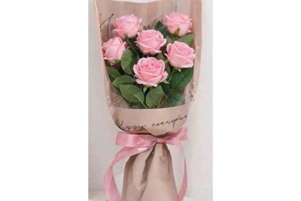 6 Roses Mini Bouquet (6 Roses with Greens)