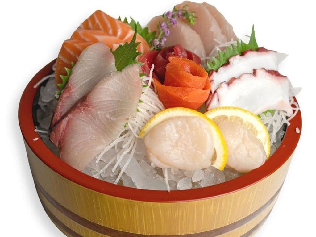 Chef's Choice Sashimi (16 pcs)