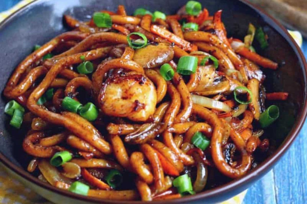 Seafood Yaki Udon