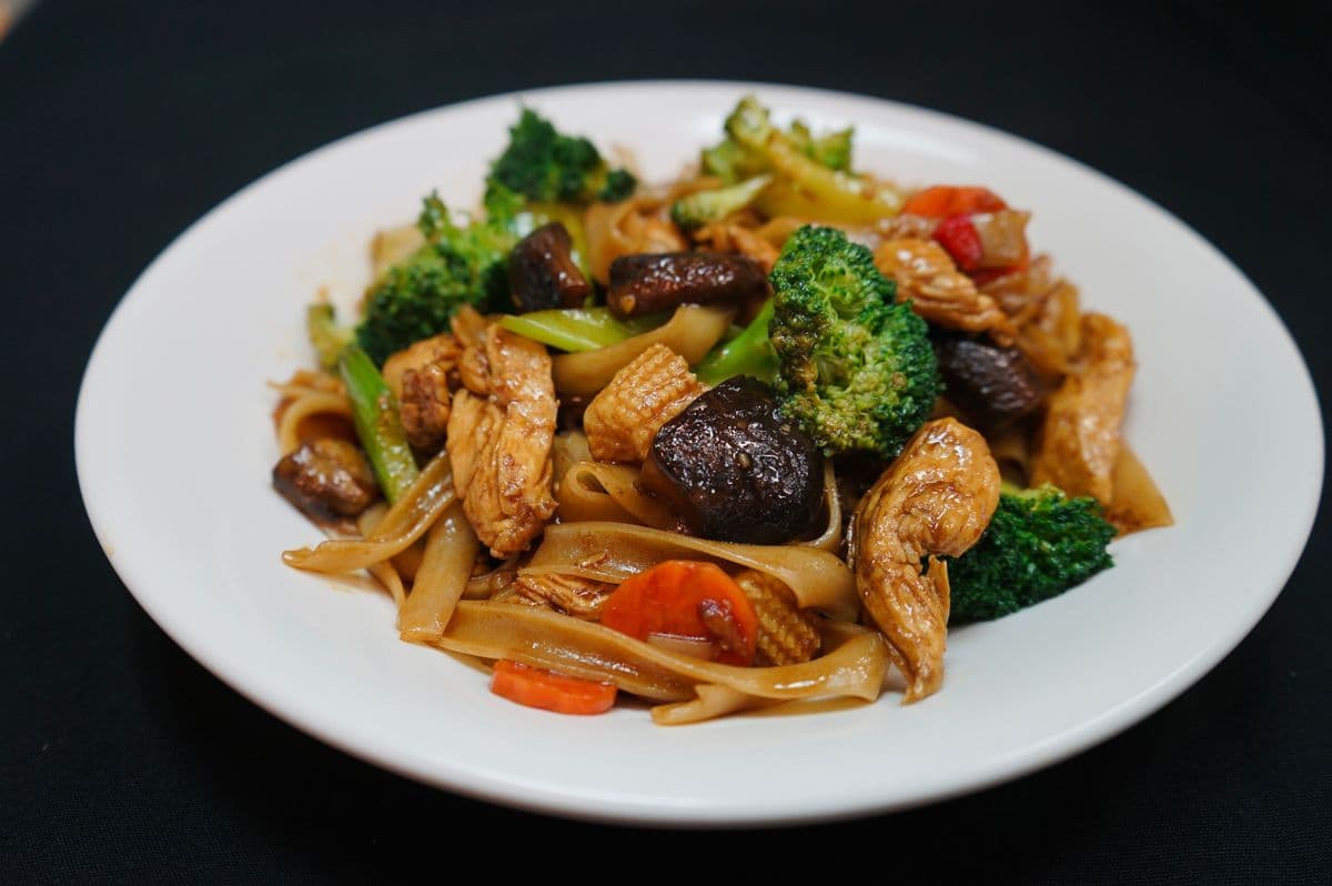 92. Chicken and Vegetable Chow Fun