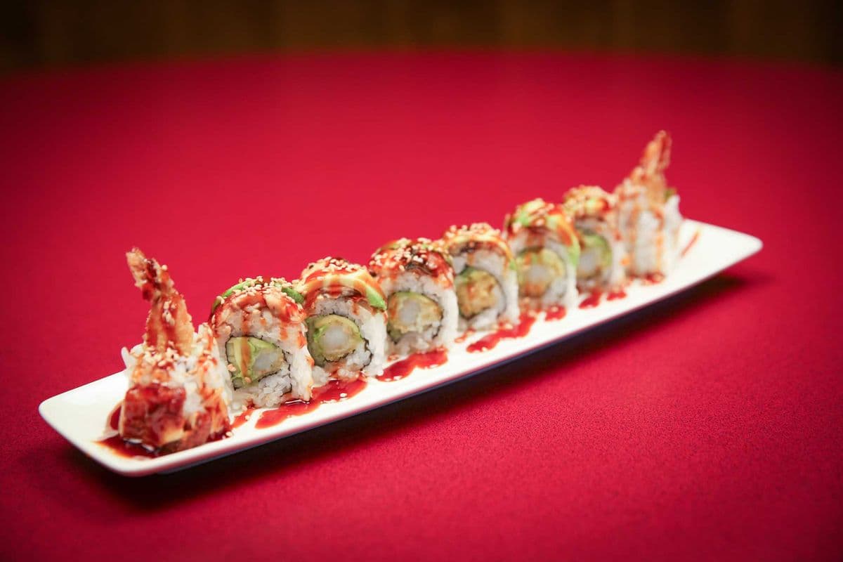 60. Dragon Roll (8 pcs)