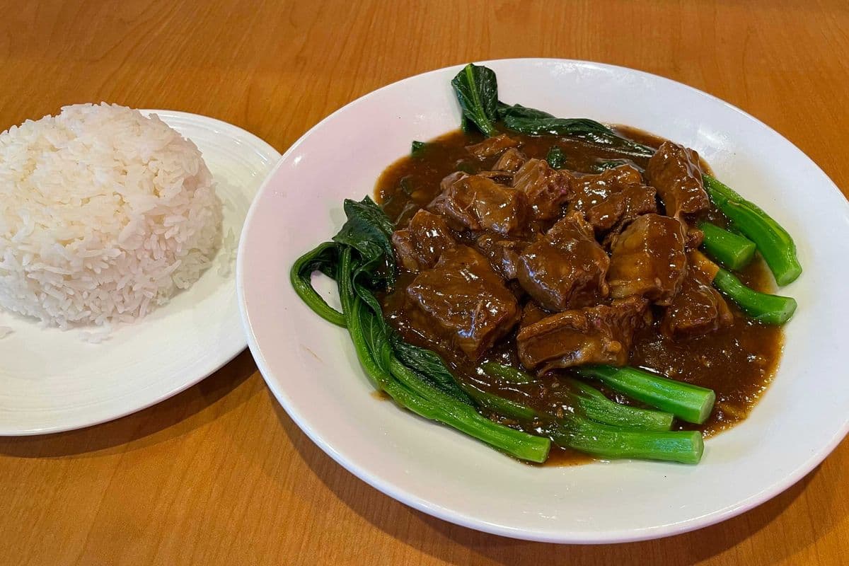 Beef Brisket on Rice 時菜牛腩飯