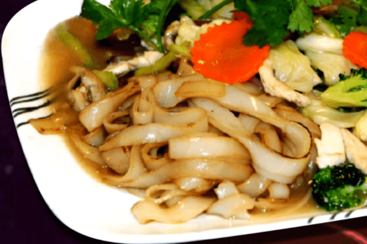 805. Stir-Fried Rice Noodles Mix Vegetables - Hu Tieu Xao Voi