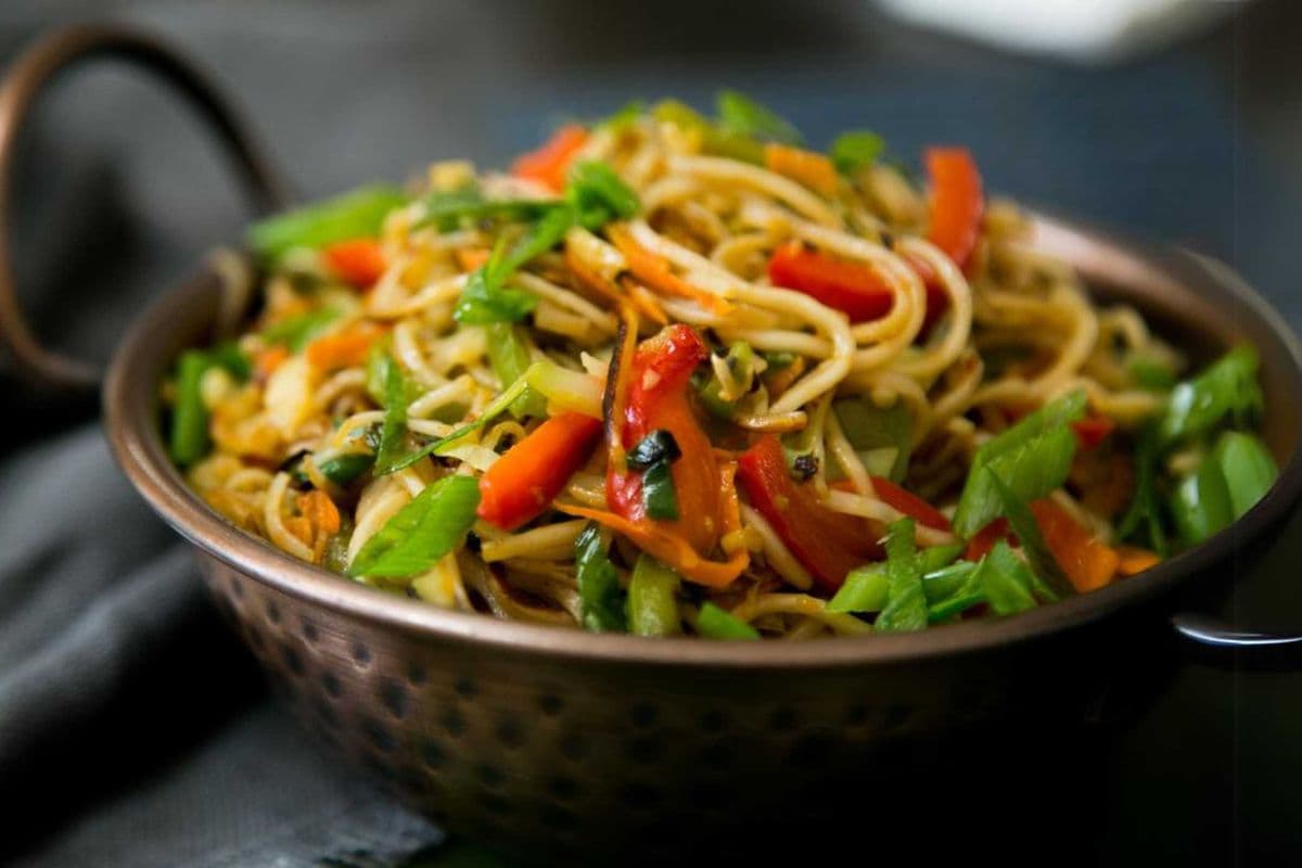 Vegetable Hakka Noodles