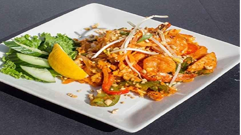 Chicken and Shrimp Pad Thai