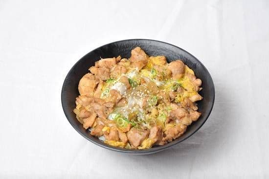 D7. Oyako Don / 日式鸡肉蛋饭