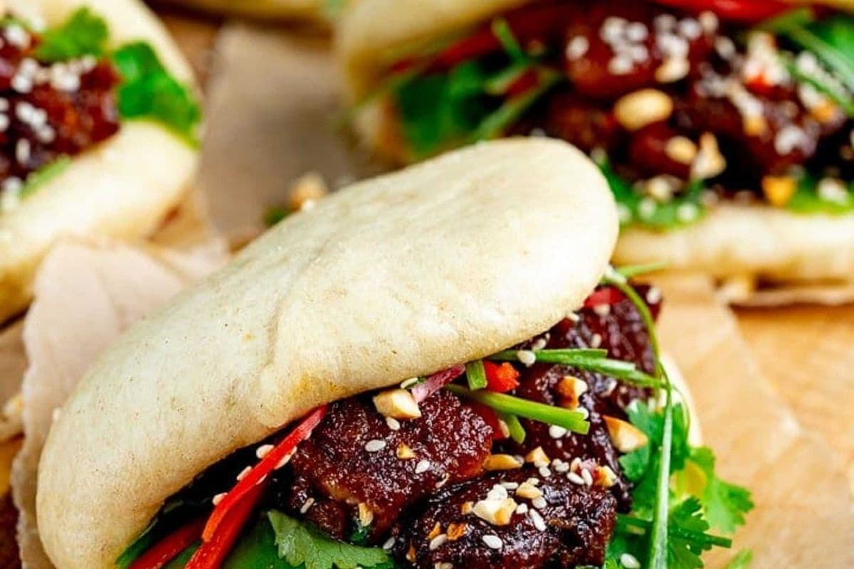 Crispy Beef Bao 脆皮牛肉刈包