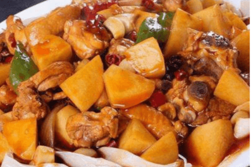 大盘鸡饭 / Spicy Braised Chicken Rice Bowl