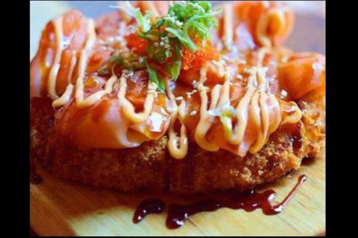 E4. Pizza au saumon (6 mcx)