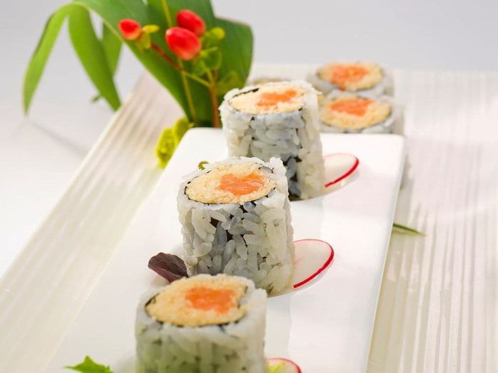 Crispy Salmon Roll (6 pcs)