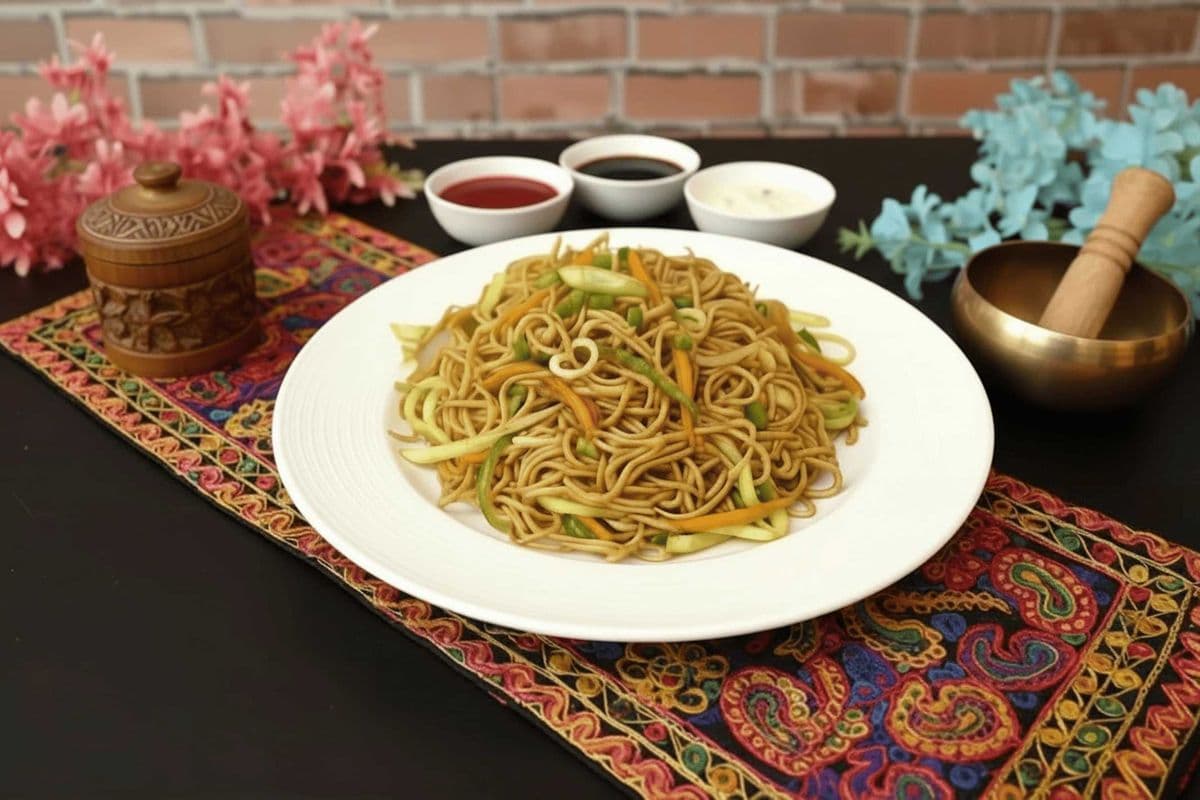 Veg Hakka Noodles *New*
