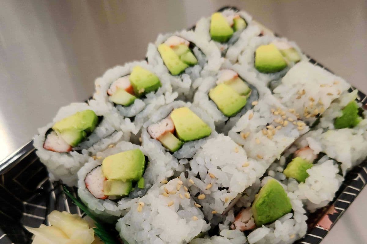 A1. California Roll (16 pcs)