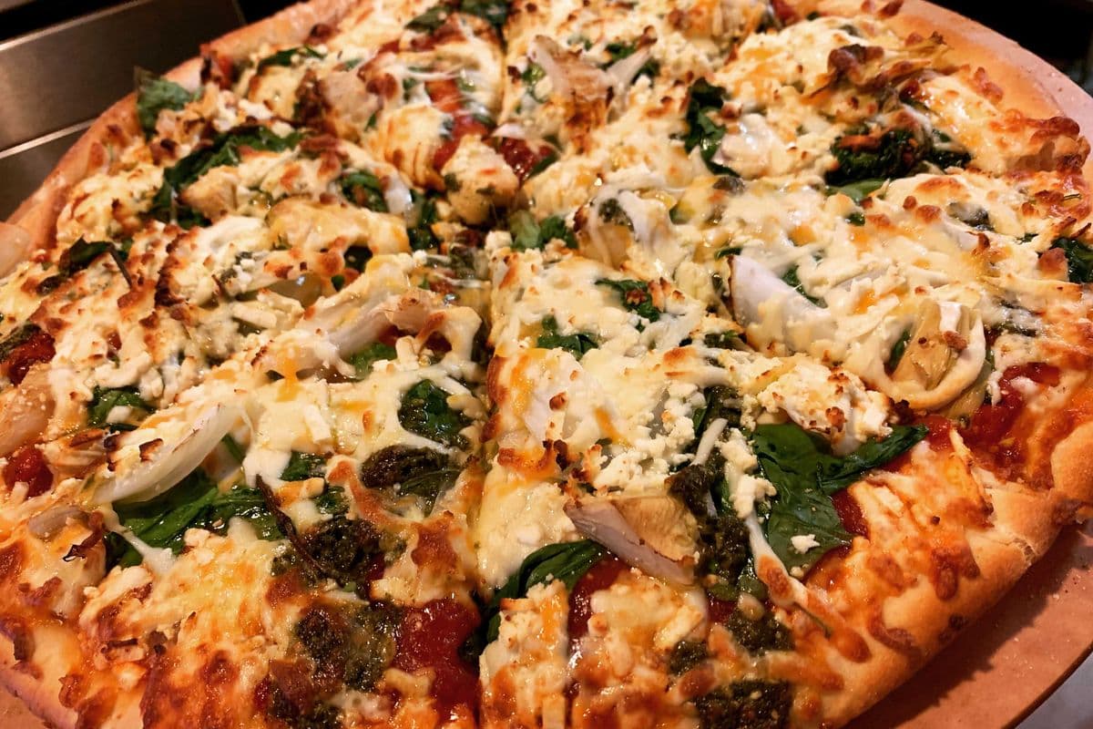 12" Medium Mediterranean Pizza