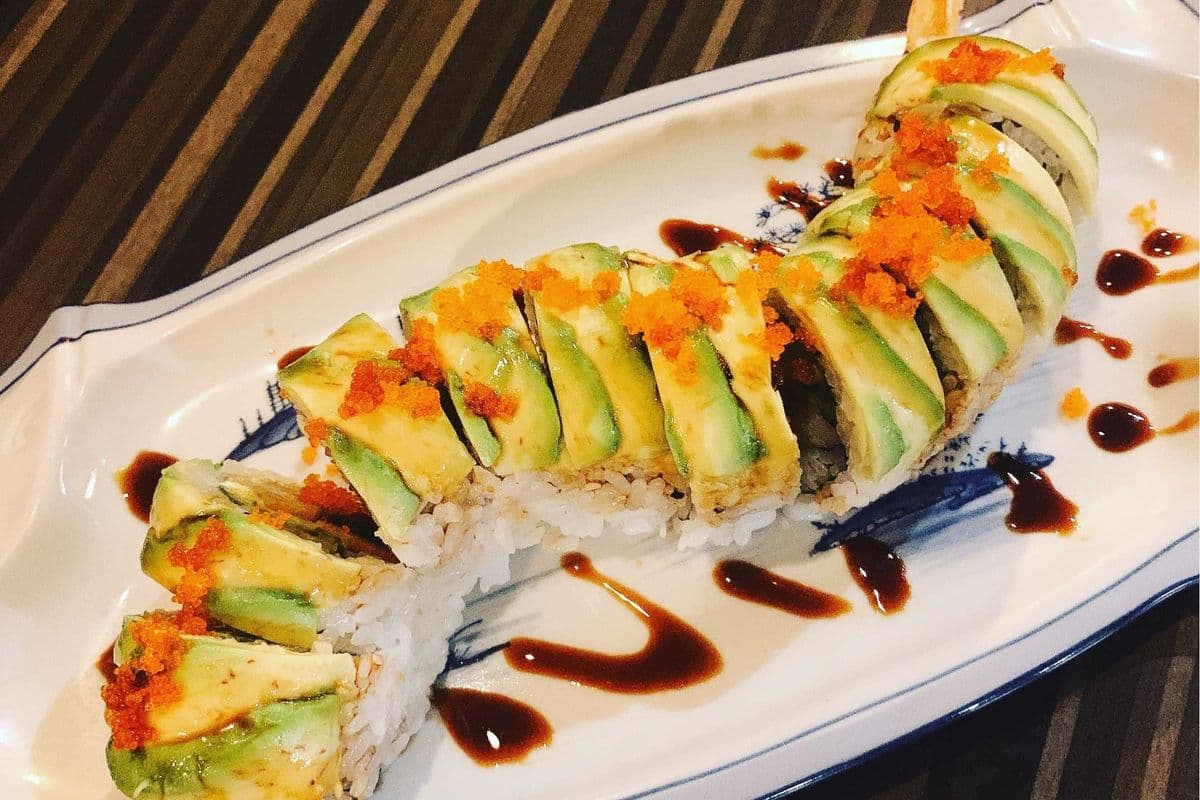 Green Dragon Roll (10 pcs)