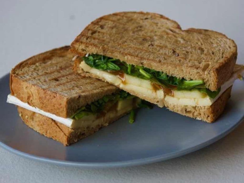 apple brie grilled cheese