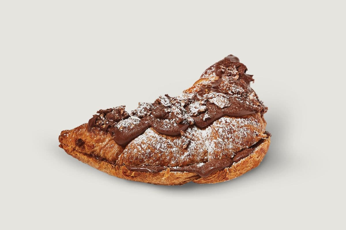 Croissant au Nutella et Ferrero Rocher / Ferrero Rocher and Nutella Croissant