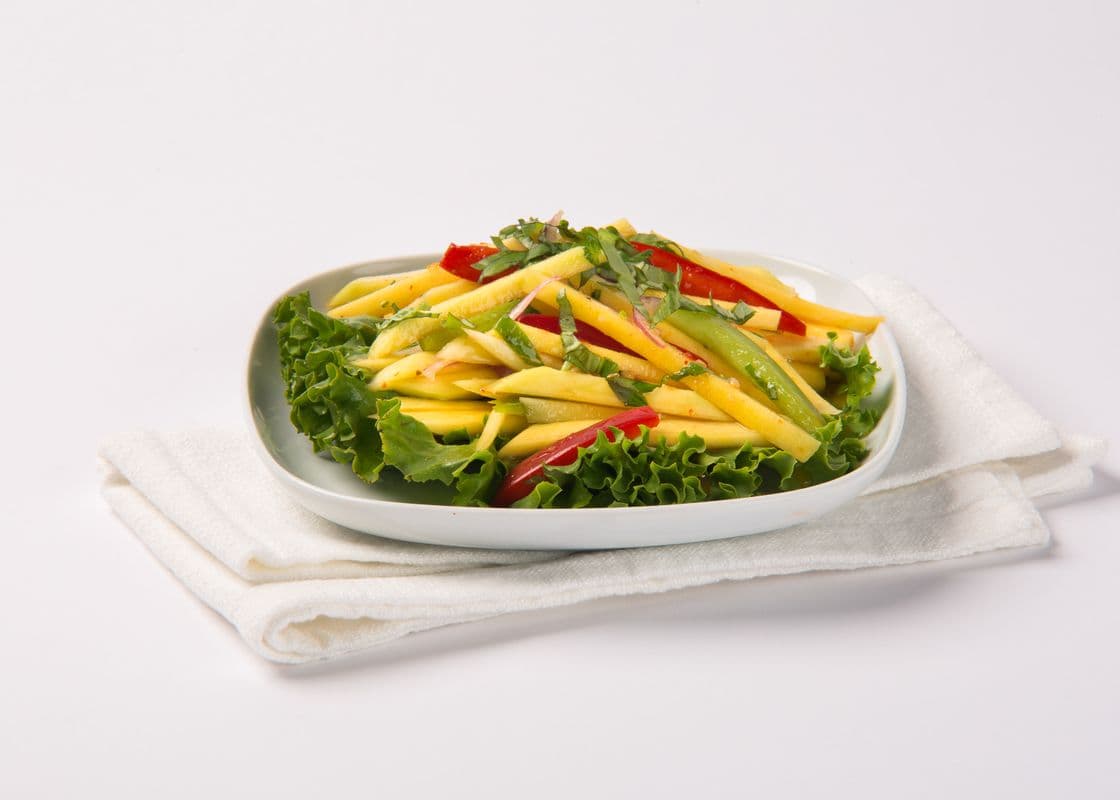 S10. Thai Mango Salad 🌶️