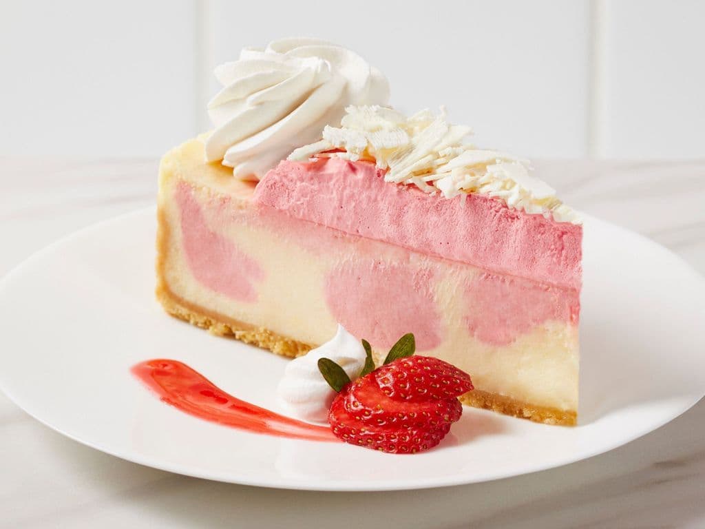 WILD STRAWBERRIES AND CREAM CHEESECAKE