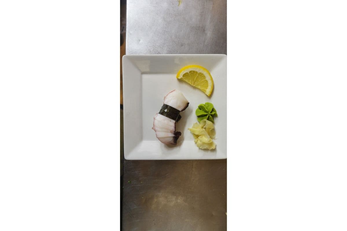 Tako - Cooked Octopus Nigiri (1 pc)