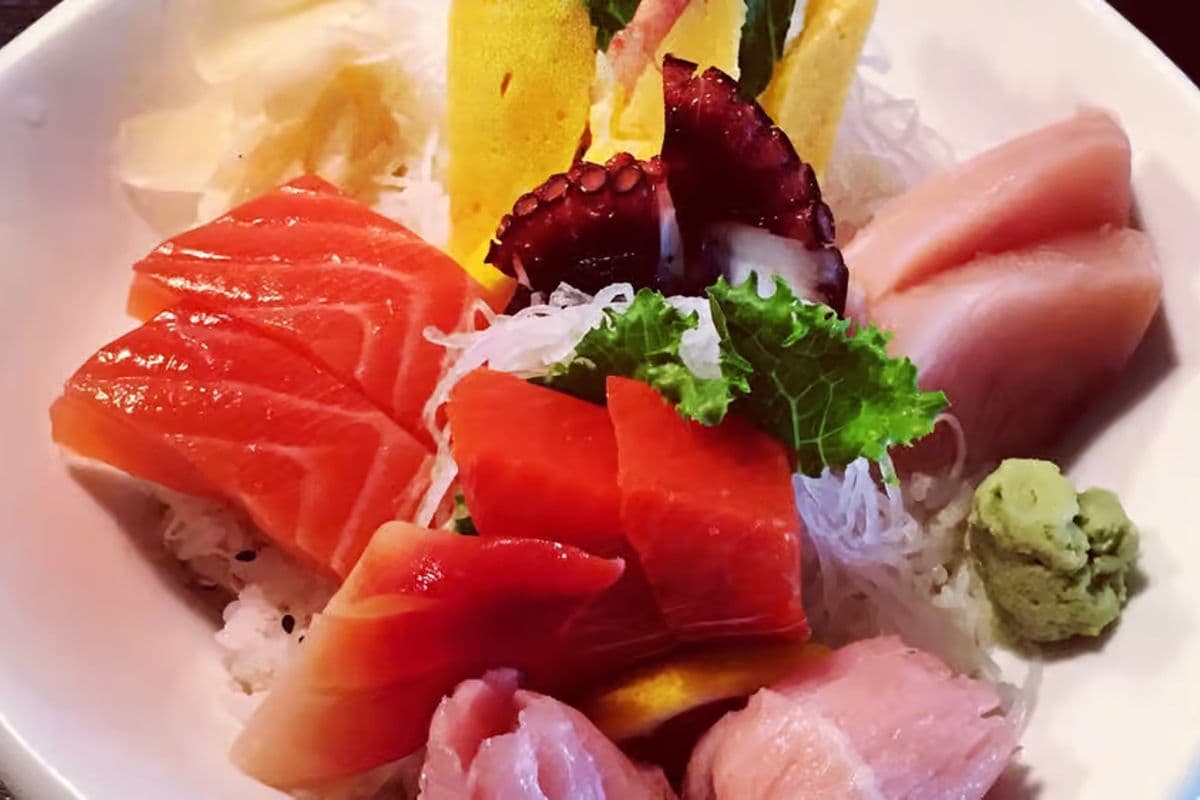 61. Chirashi Don (12 pcs)
