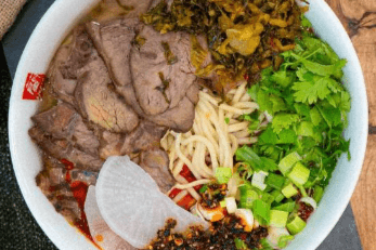 Pickled Vegetable Beef Noodle / 酸菜牛肉面