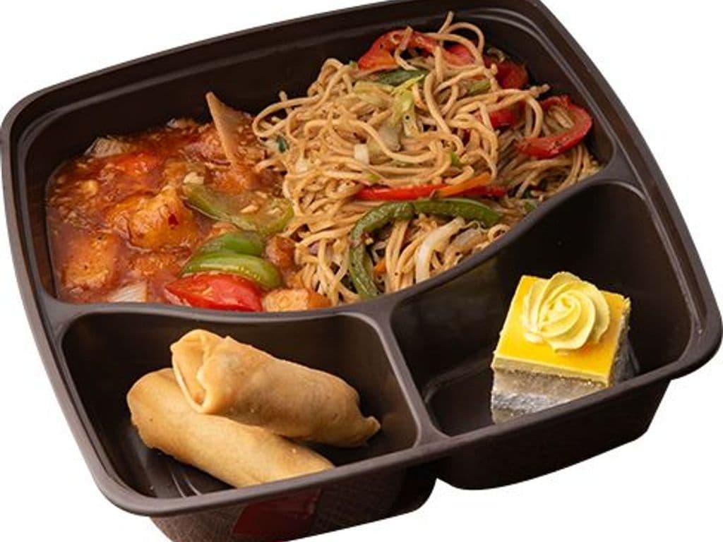 Combo #7 Hakka Noodles with Chilli Paneer