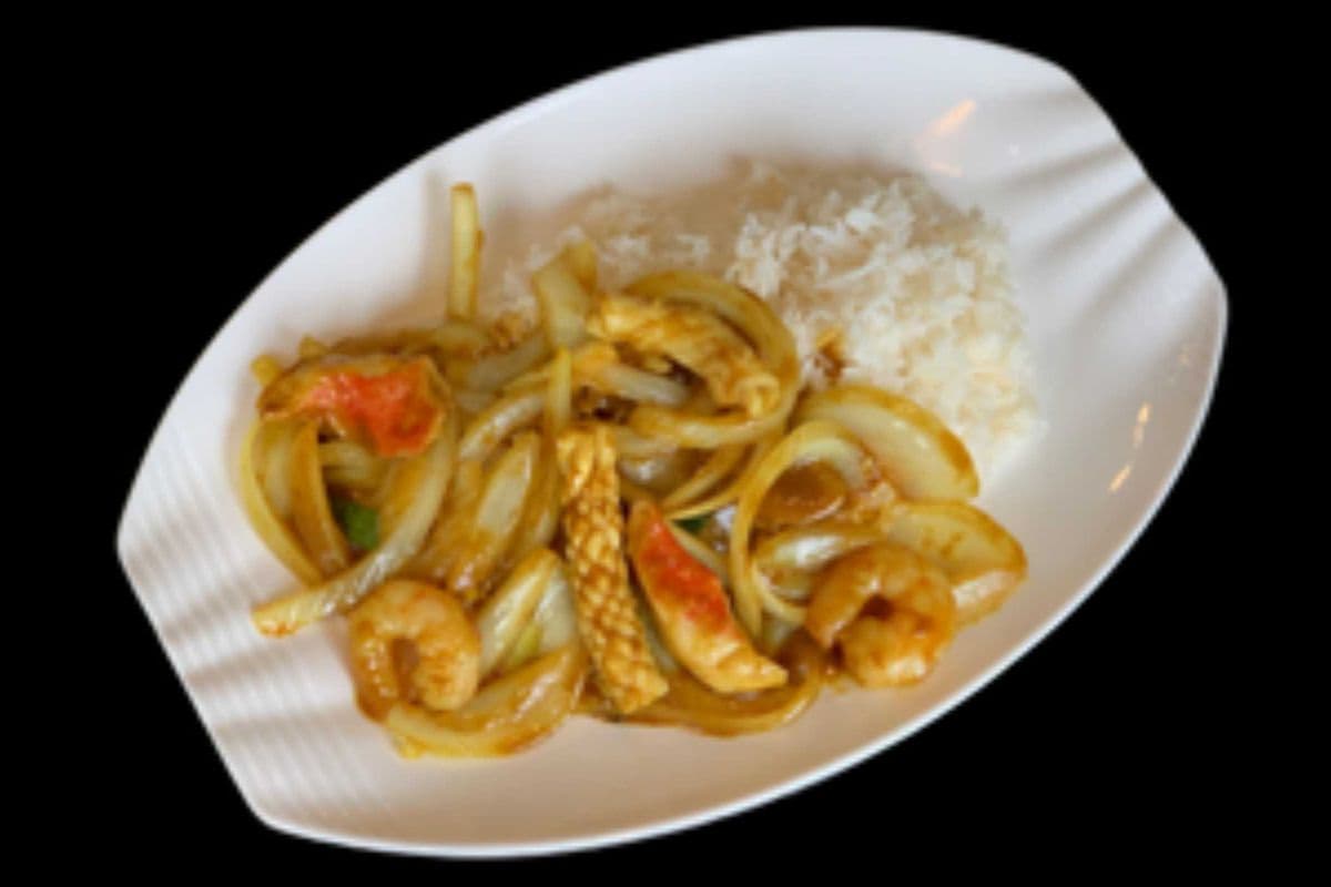 82. Fried Seafood with Curry