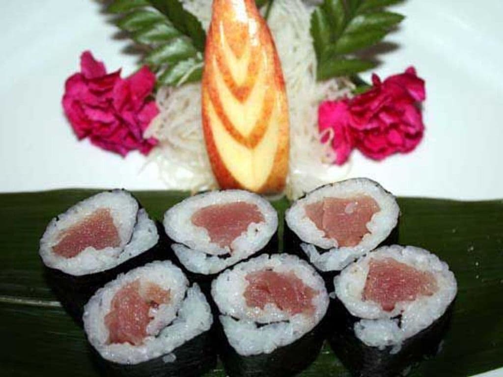 Red Tuna Roll (6pcs)