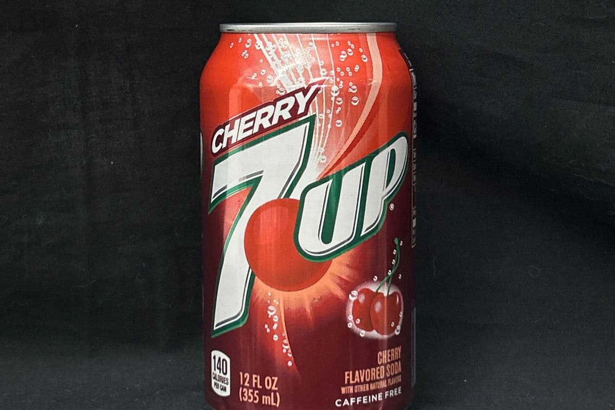 7 UP Cherry (355ml)