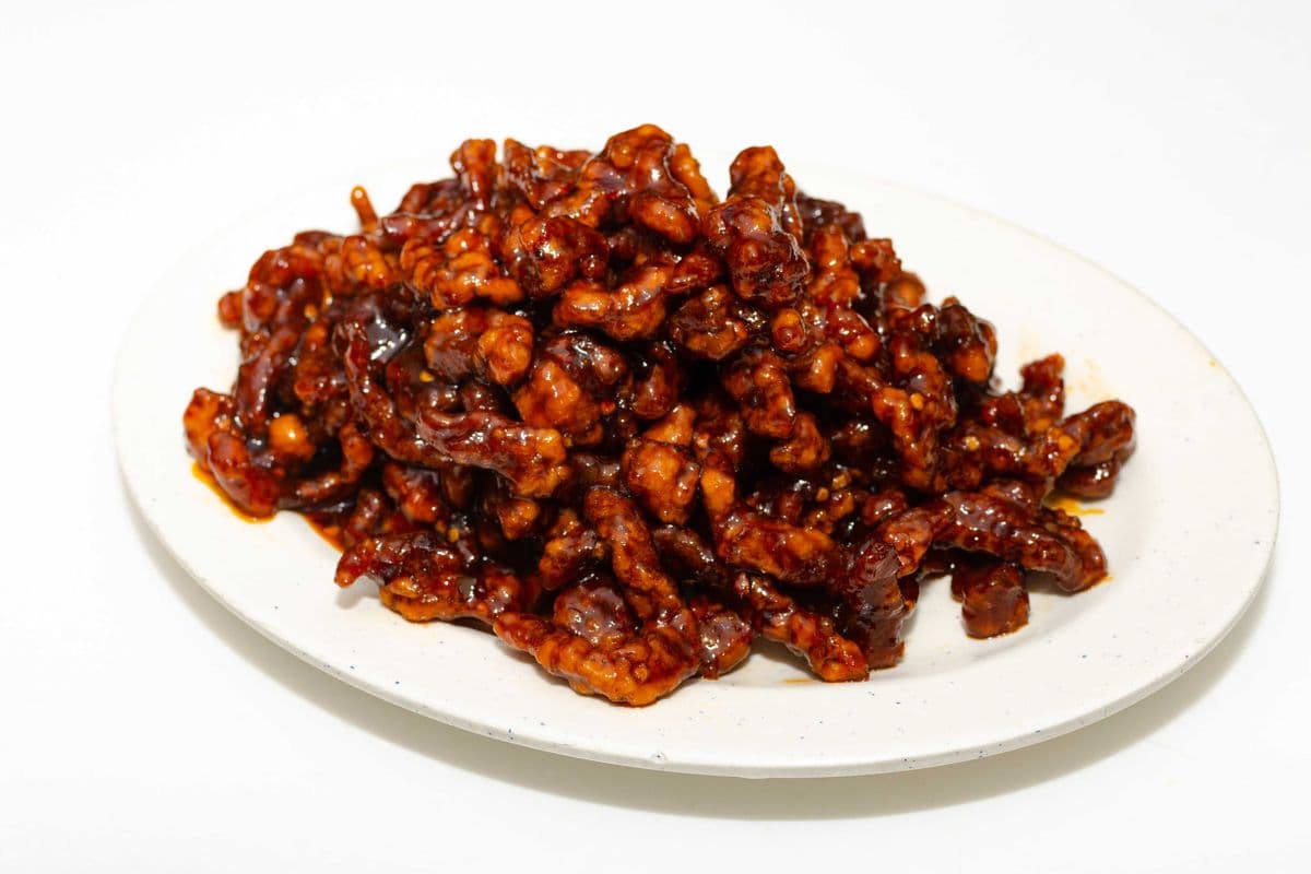 041 Deep-Fried Juliennes of Beef Tenderloin Tossed In Spicy Sweet and Sour Sauce 甜酸辣牛柳條