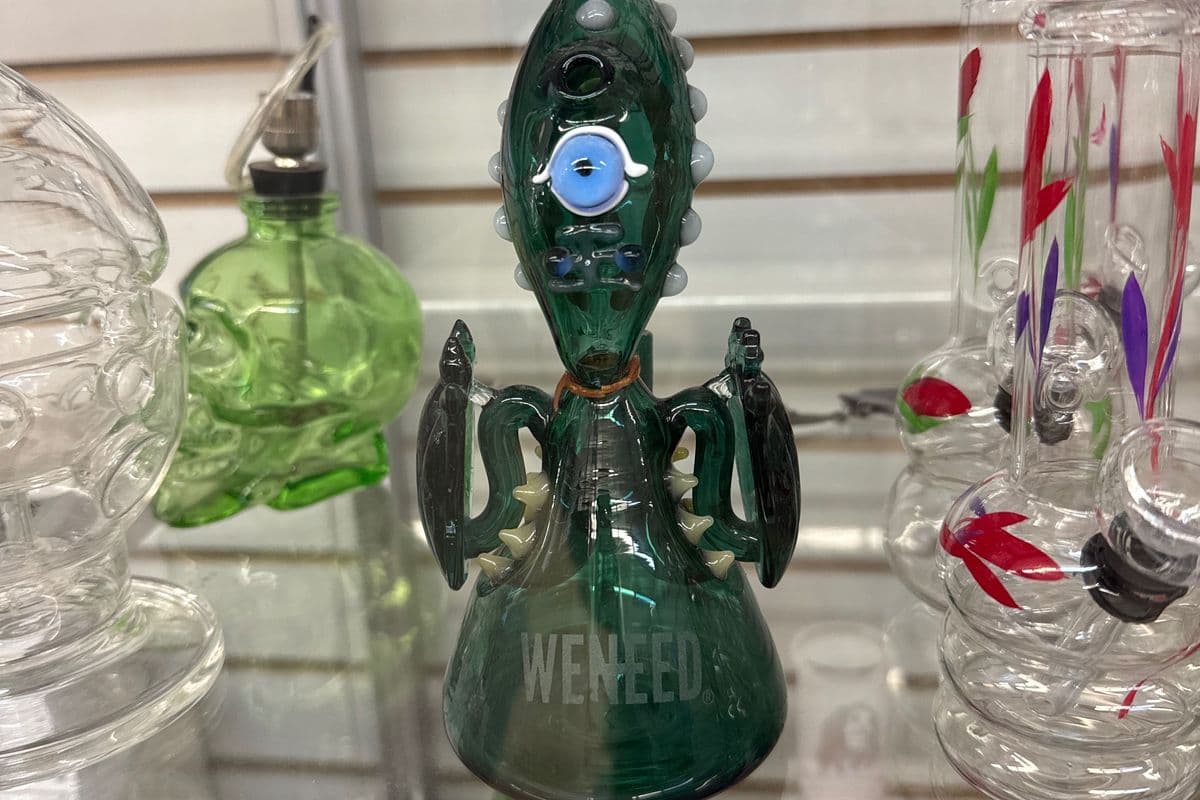 Alien Bong Clearance