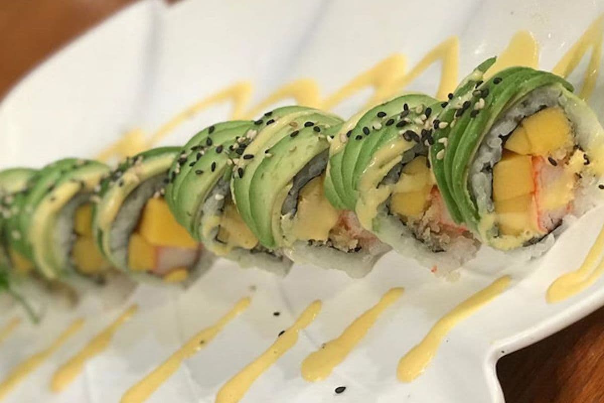 SR12. Mango Roll (8 pcs)