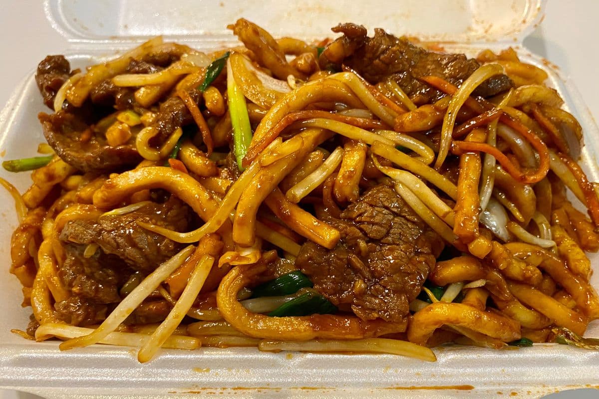 N18.Beef Shanghai Noodle(Thick Noodles)