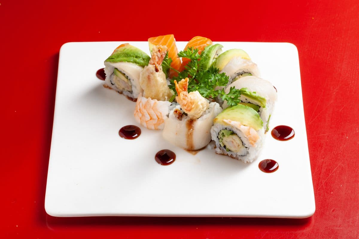 M19. Rainbow Dragon Roll (8 pcs)