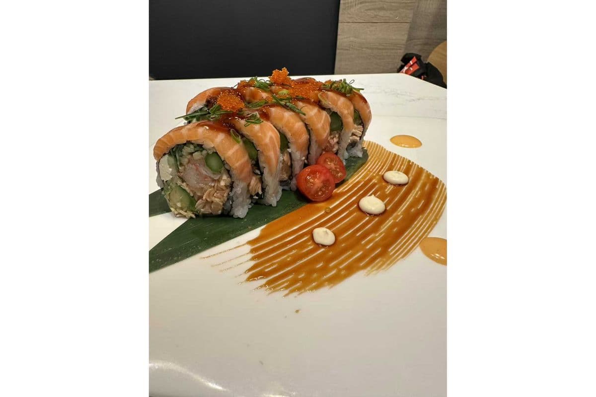 86. Double Salmon Roll
