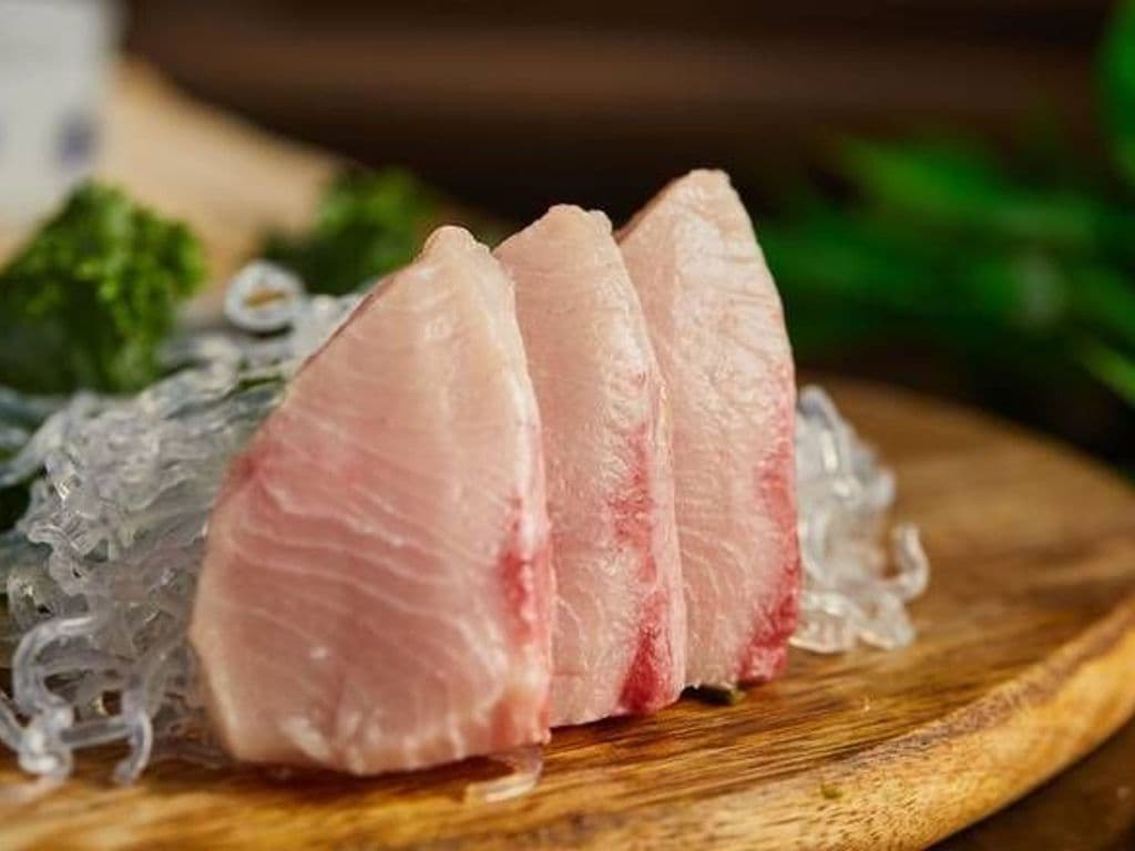 A21 Yellowtail Sashimi
