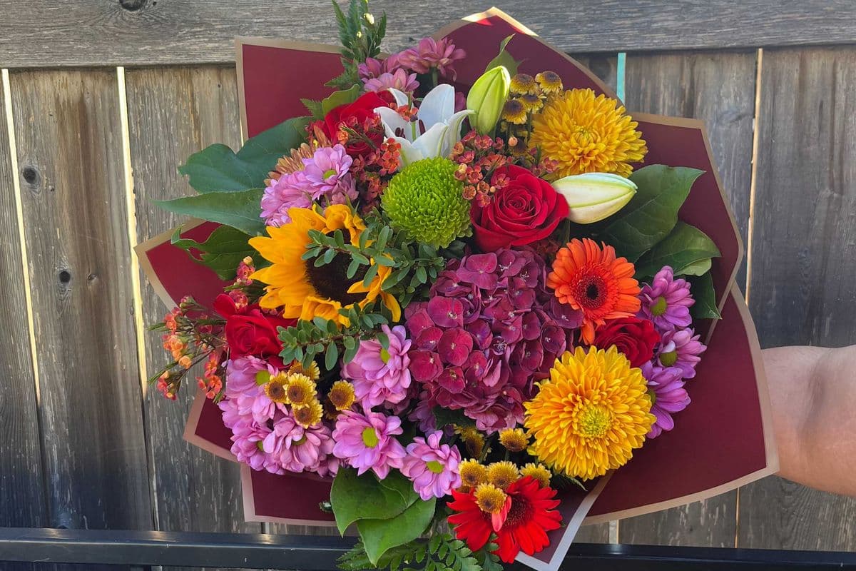 Large Valentine Day Bouquet