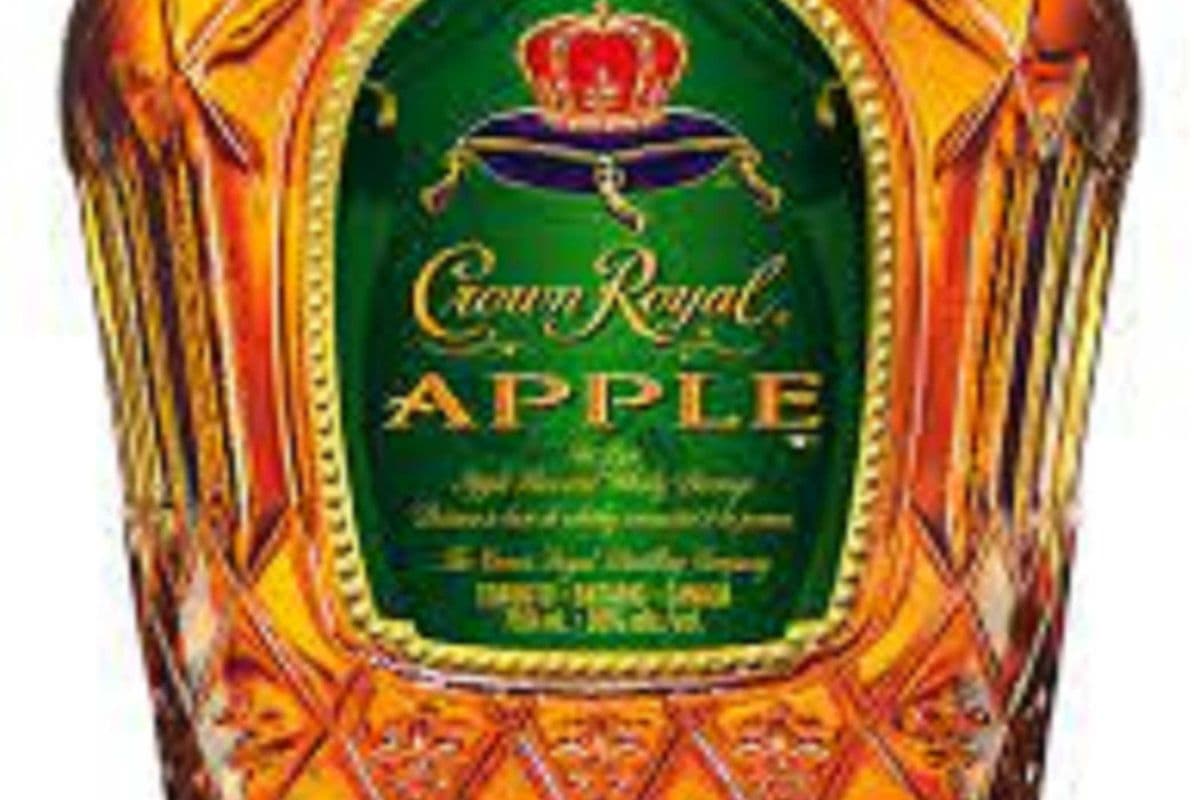 CROWN ROYAL APPLE WHISKEY (750 ML) (1 x 750 ML)